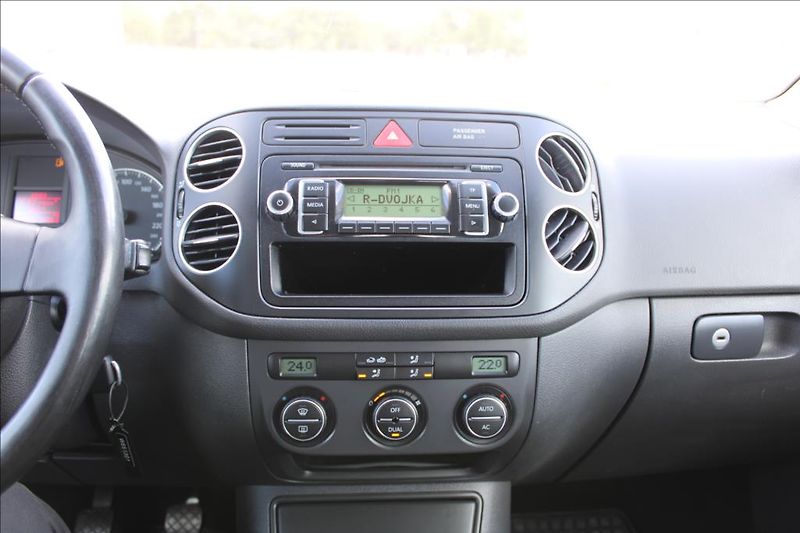 Volkswagen Golf Plus 1,4 TSi  1.maj.,ČR,Dig.klima - fotka 18 z 25