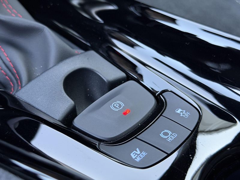 Toyota C-HR 2.0 Hybrid GR Sport e-CVT - fotka 13 z 31