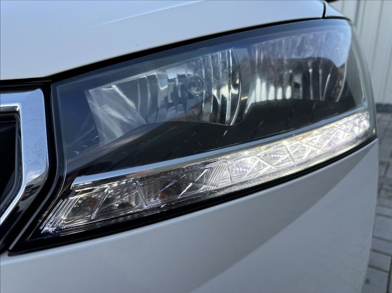 Škoda Fabia 1,0 TSI DPH tažné 1maj původČR - fotka 9 z 50