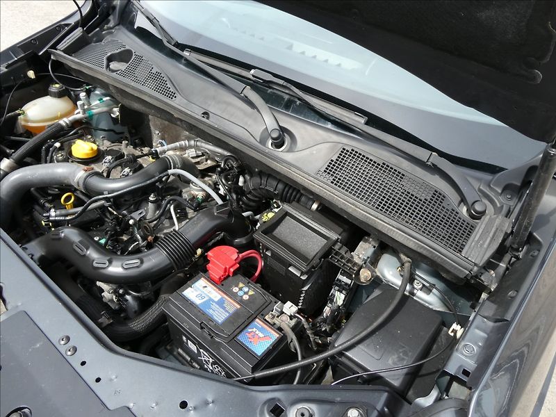 Dacia Lodgy 1,2 TCe 85kW klima,NAVI,závěs - fotka 34 z 35