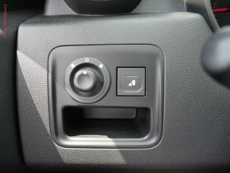 Dacia Duster (2020) 1.0 TCe, ČR, AC, temp - fotka 16 z 19