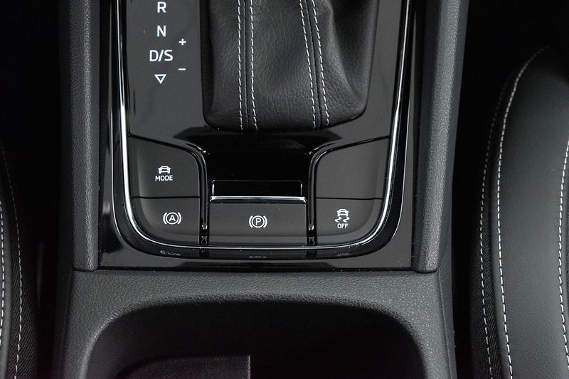 Škoda Kodiaq 1.5 TSI SPORTLINE*DSG*DPH*ČR 1 - fotka 26 z 43