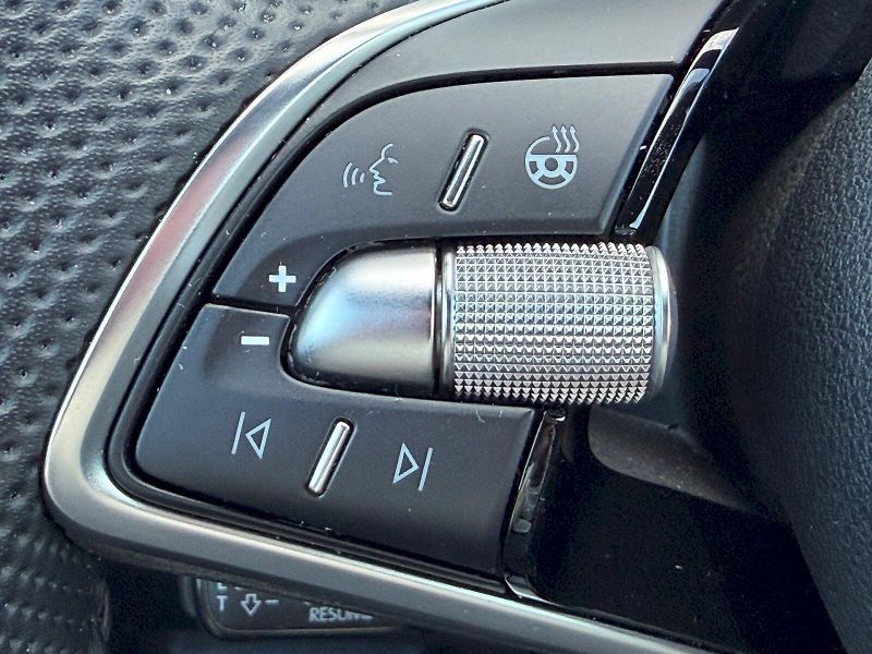 Škoda Karoq (2025) DSG 1.5 TSI / 110kW / SPORTLIN - fotka 15 z 35