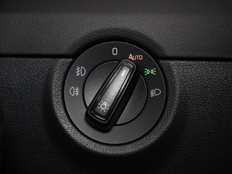 Škoda Octavia 2,0 TDi 135kW DSG 4x4 DPH ČR - fotka 18 z 23