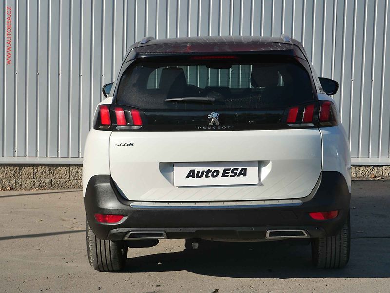 Peugeot 5008 (2019) 1.5 HDi, 1.maj,ČR, Allure - fotka 5 z 25