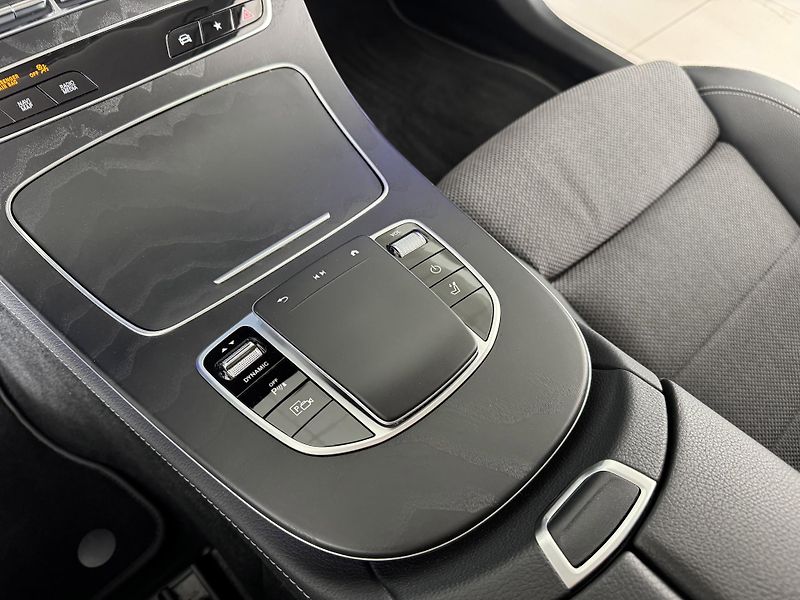 Mercedes-Benz Třídy E 300e 235kW*Webasto*REZERVACE! - fotka 26 z 41