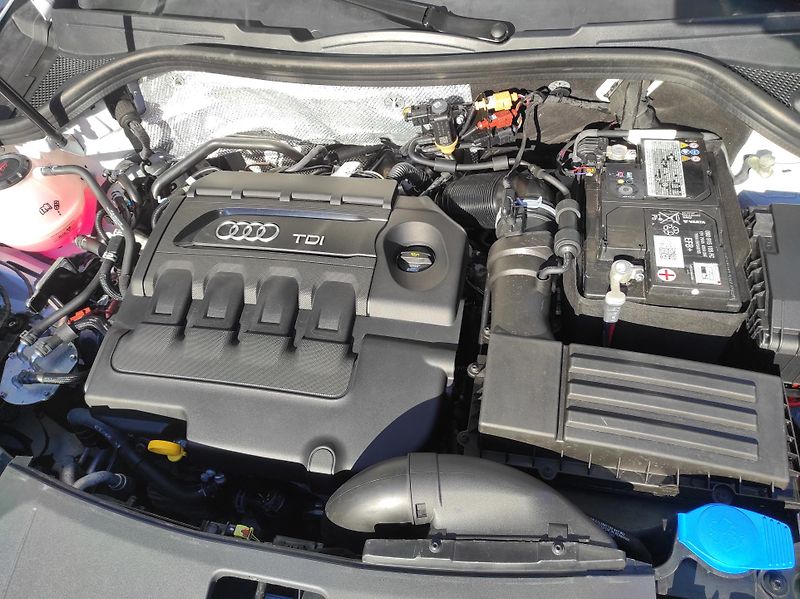 Audi Q3 2,0TDi 4x4,S-Tronic,Sport,ČR - fotka 35 z 49