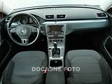 Volkswagen Passat (2014) 2.0 TDi, Navi, xenon - náhled 8