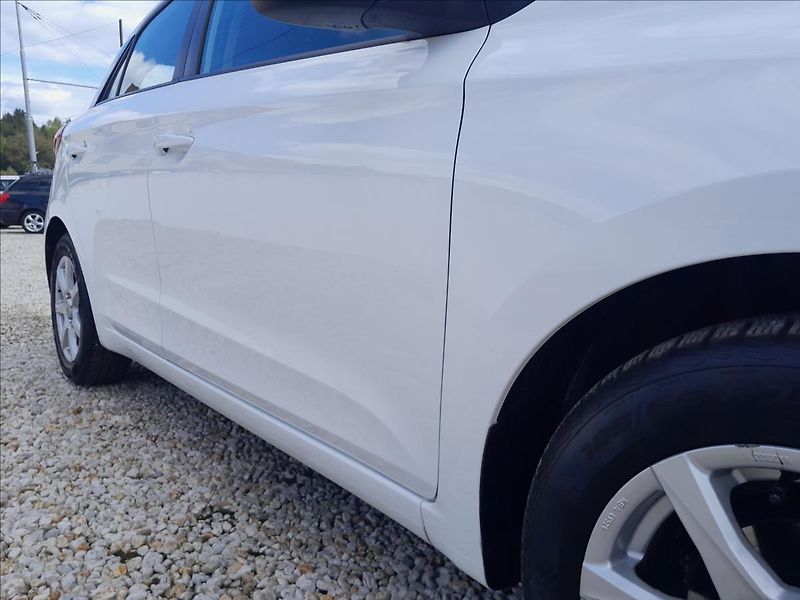 Hyundai i20 1,25i 16V 55kW - fotka 10 z 45