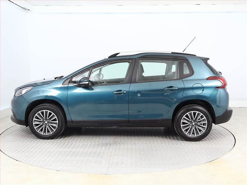 Peugeot 2008 (2018) 1.2 PureTech, ČR,1.maj - fotka 3 z 9
