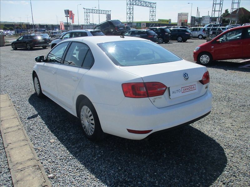 Volkswagen Jetta 1,6 TDI,klima,servis,1.maj,CZ, - fotka 8 z 32