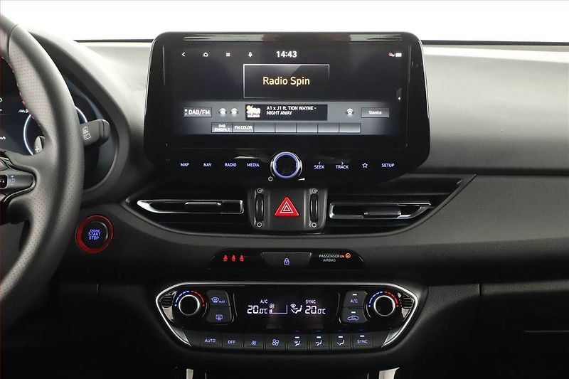 Hyundai i30 (2025) 1.5 T-GDI MHEV 48V, N-Line - fotka 9 z 21