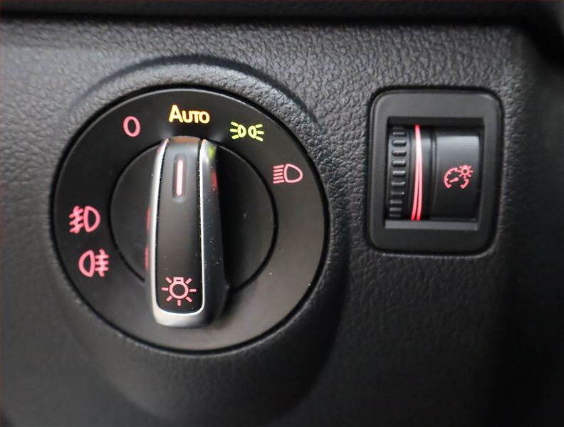 Volkswagen Tiguan (2013) 2.0 TSI, 4X4, Automat - fotka 19 z 22