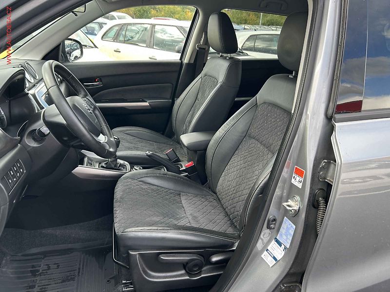 Suzuki Vitara (2019) 1.4 boosterjet 4x4, 1.maj,ČR - fotka 9 z 19