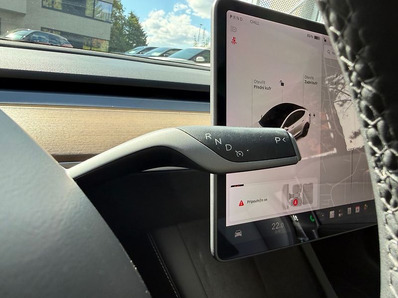Tesla Model 3 Long Range AWD - fotka 32 z 38