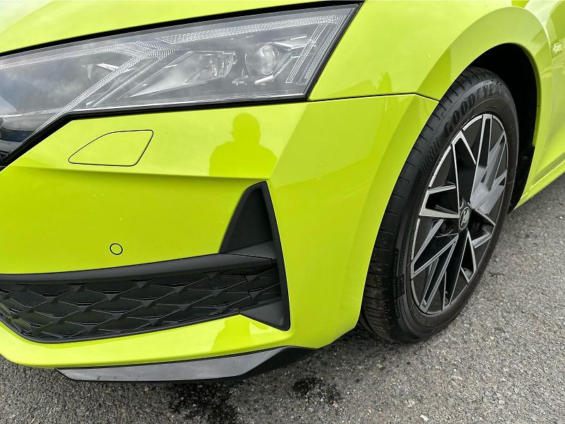 Škoda Octavia 1,5 TSI / 110 kW Sportline - fotka 21 z 24