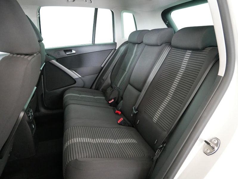 Volkswagen Tiguan - fotka 24 z 25