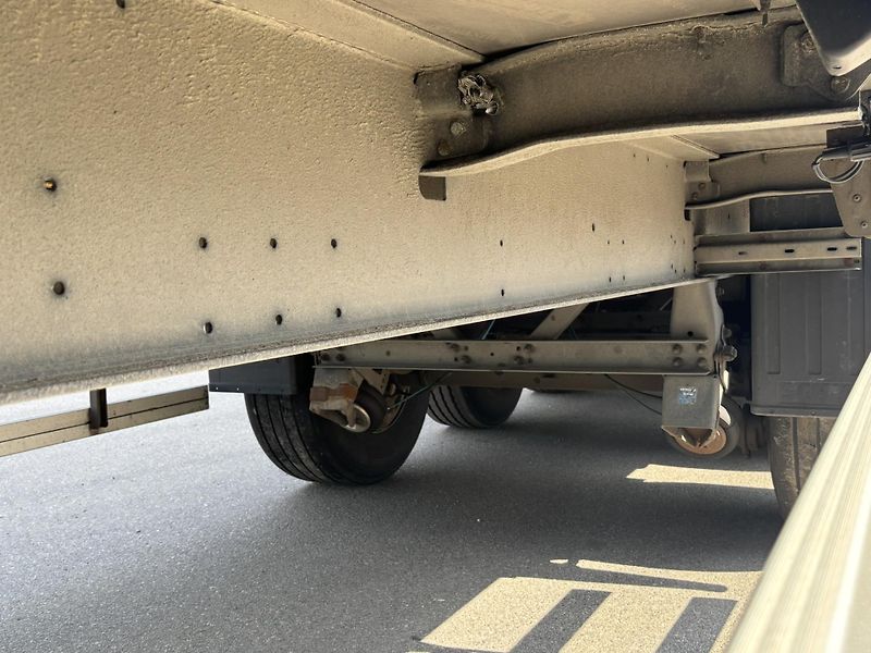 Schmitz Cargobull AG SKO 24/L skříň - fotka 9 z 12