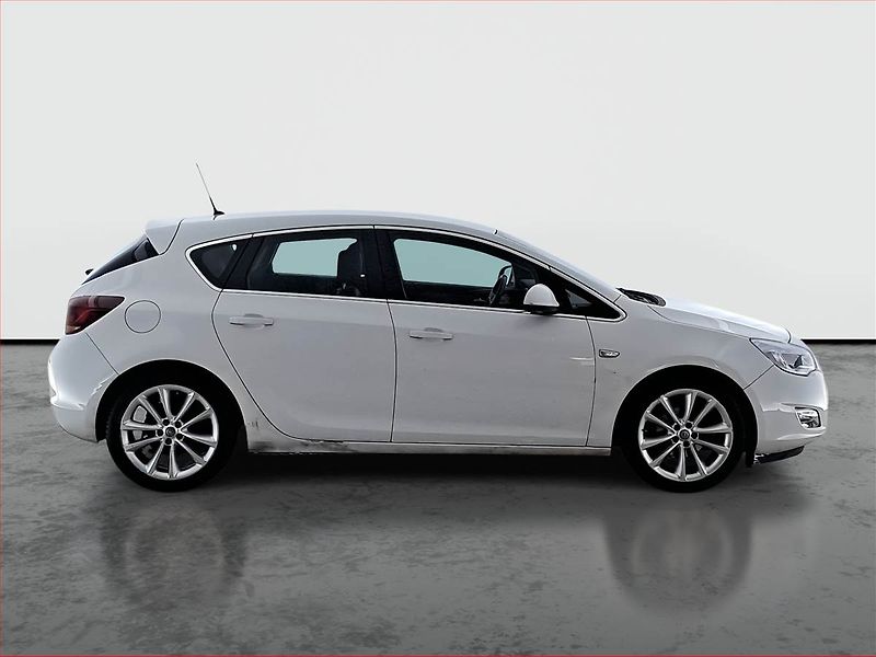 Opel Astra (2011) 1.6 16V, Tempomat - fotka 6 z 16