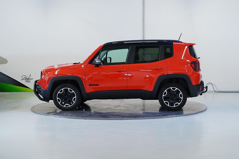 Jeep Renegade - fotka 3 z 27