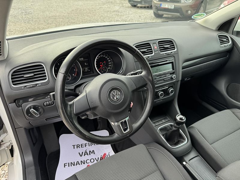 Volkswagen Golf 1,4TSi,rezervace - fotka 17 z 34