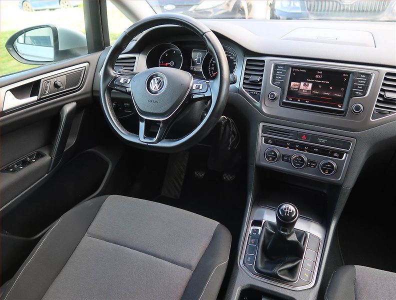Volkswagen Golf Sportsvan (2015) 1.6 TDI, Navi, Tempomat - fotka 7 z 21