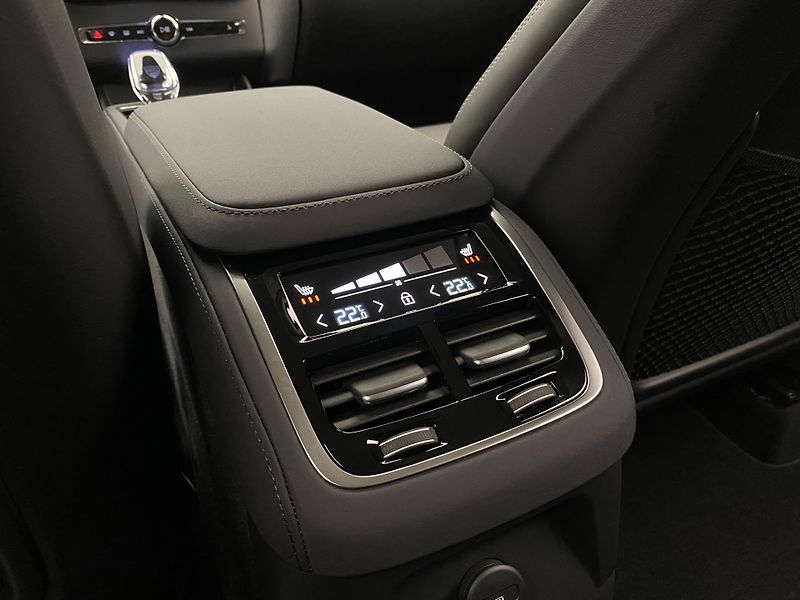 Volvo XC90 (2026) T8 AWD Plug-in BRIGHT PLUS 7m - fotka 81 z 83