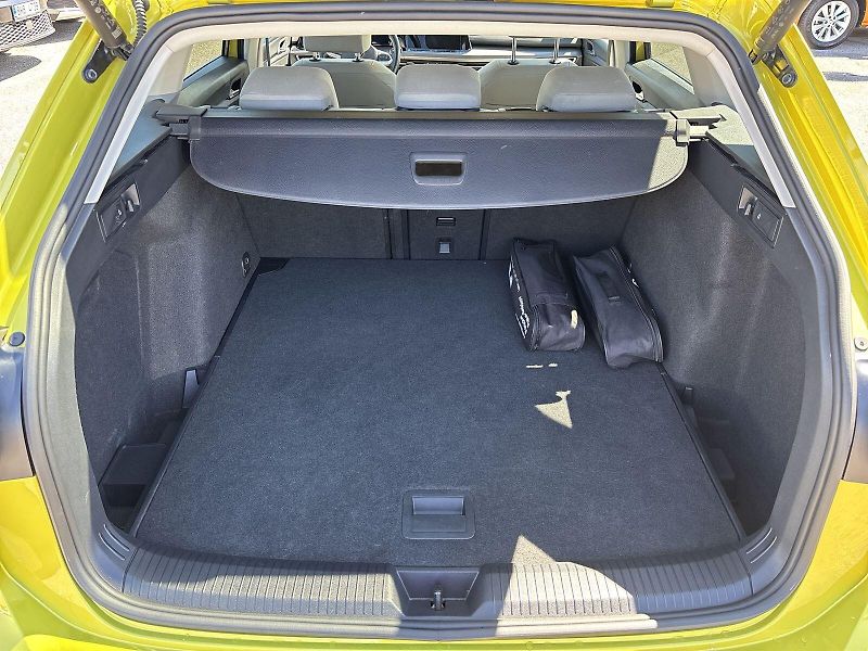 Volkswagen Golf Variant (2022) 2.0 TDI DSG Style - fotka 26 z 27
