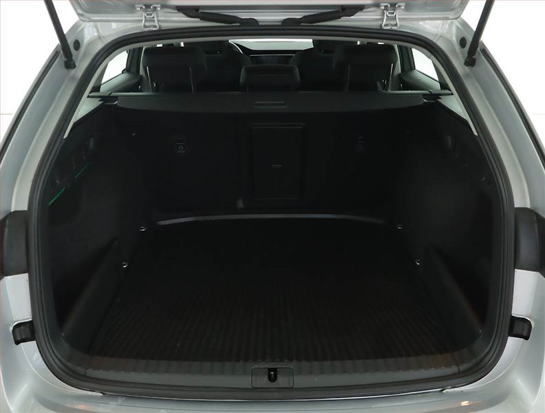 Škoda Octavia (2022) Ambition 2.0 TDI, ČR,1.maj - fotka 13 z 15