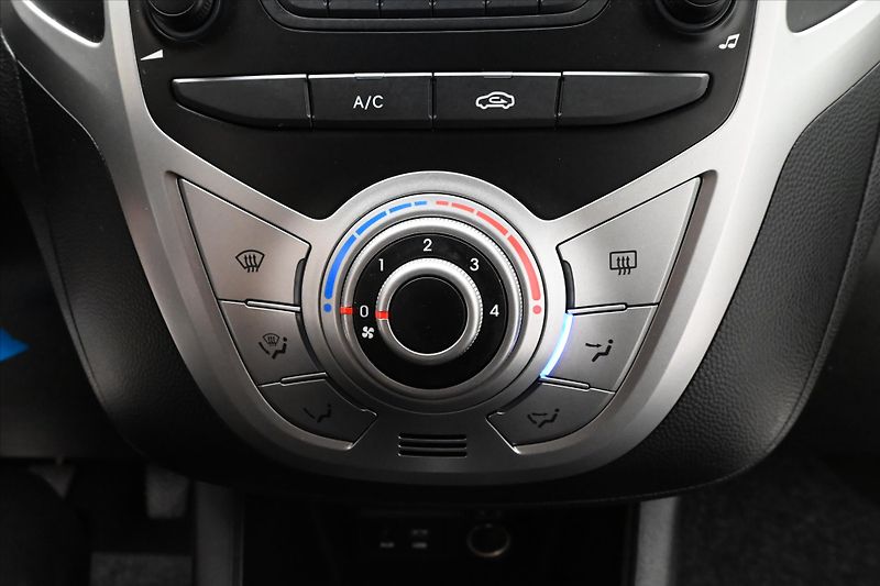 Hyundai ix20 1,4 CVVT 66 KW KLIMA Záruka až - fotka 20 z 28