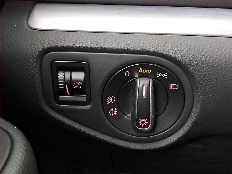 Volkswagen Sharan (2014) 2.0 TDI, Kůže, Navi, Bi-Xenony - fotka 20 z 22