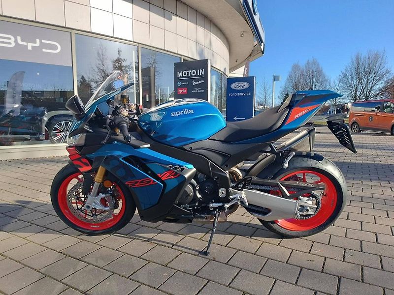 Aprilia RSV4 RR (2025) RSV4 1100 Stingray Blu (sleva - fotka 6 z 12