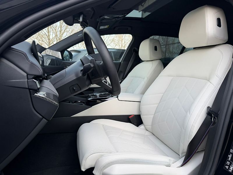 BMW Řada 5 540dx Touring 10/2025 TOP - fotka 24 z 30