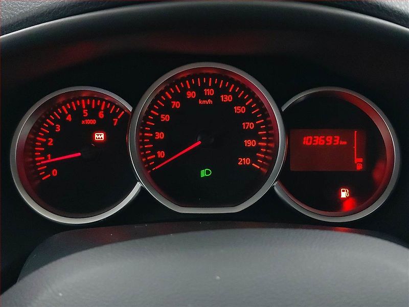 Dacia Sandero (2017) 1.2 16V, Serv.kniha - fotka 11 z 13