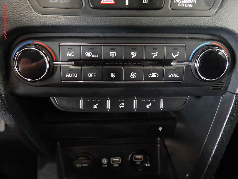 Kia Ceed (2018) 1.6 CRDi, ČR, Navi, kamera - fotka 13 z 17