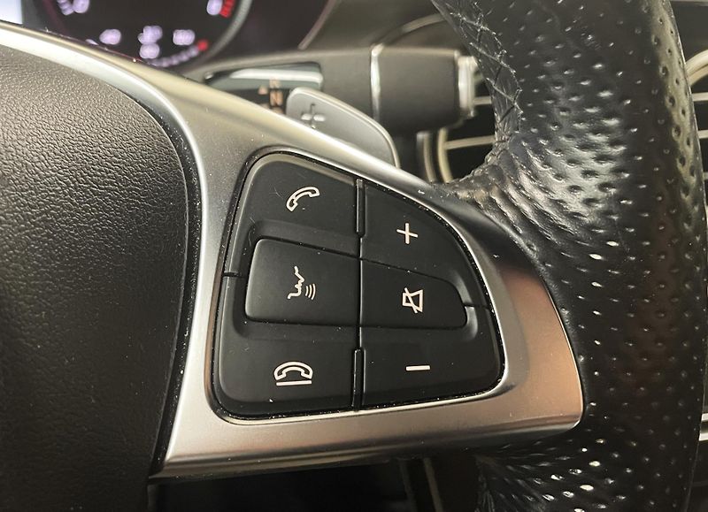 Mercedes-Benz GLC 220D 4Matic Exclusive, ČR - fotka 17 z 31