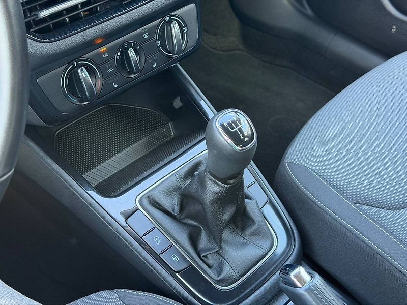 Škoda Fabia Selection 1,0 TSI 70 kW 5° MP - fotka 11 z 30