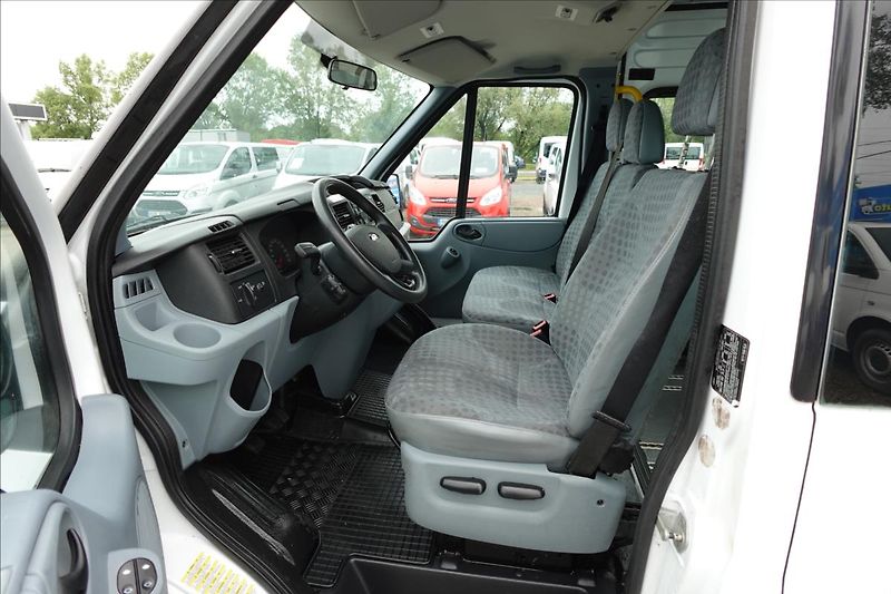 Ford Transit 2,2 TDCi  L3H3 9MÍST BUS - fotka 23 z 34