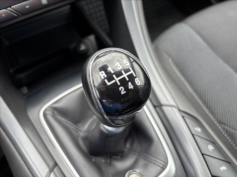 Ford Mondeo 1,5 EcoBoost 121kW Titanium - fotka 28 z 34