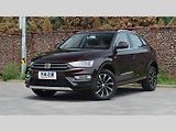 Mix prvků Volkswagenu a Audi je patrný také u crossoveru SR7.