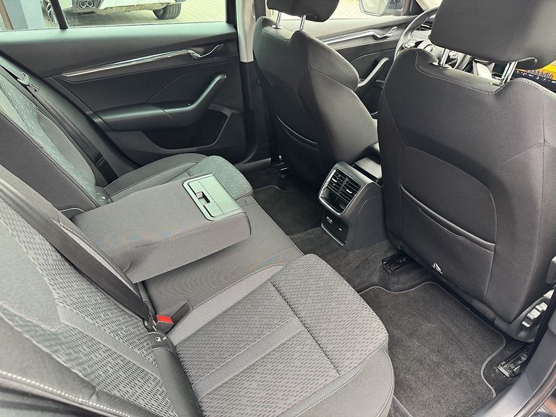 Škoda Octavia (2022) 2.0TDi DSG LED Navi Kamera - fotka 20 z 50