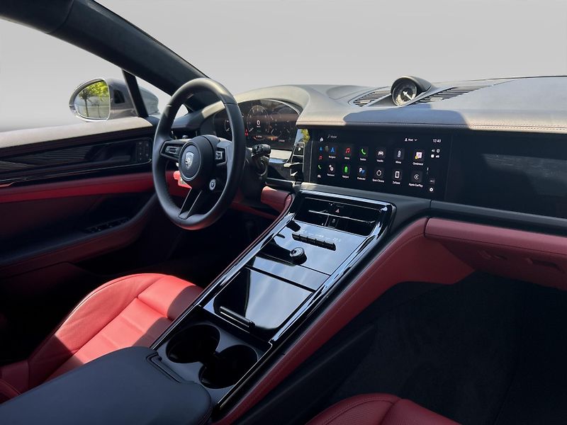Porsche Panamera (2025) Turbo E-Hybrid - fotka 21 z 30