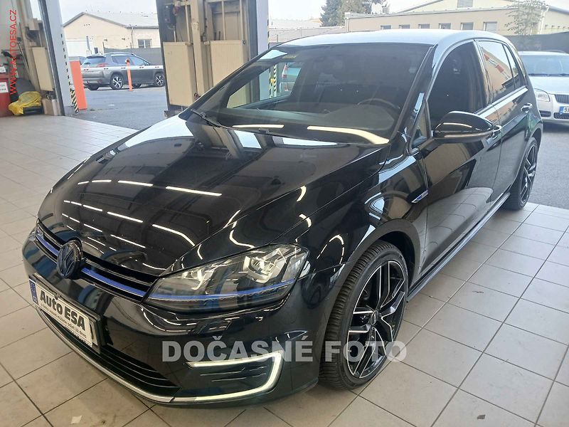 Volkswagen Golf (2014) 1.4TSi, GTE, DSG - fotka 1 z 3