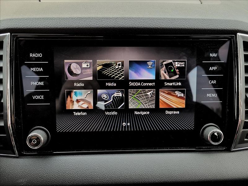 Škoda Karoq 1,6 tdi,navi,výhřev,klima,alu - fotka 34 z 50