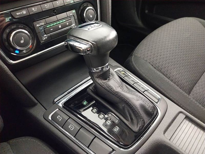 Škoda Superb (2010) Elegance 2.0 TDI, Automat - fotka 19 z 24
