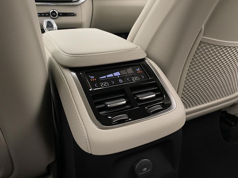Volvo XC90 (2026) T8 AWD Plug-in BRIGHT PLUS 7m - fotka 71 z 72