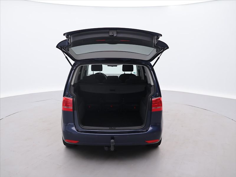 Volkswagen Touran 1,6 TDI Cup Panorama Serv.knih - fotka 9 z 24