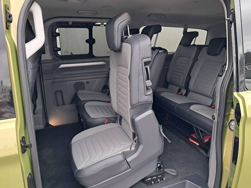 Volkswagen Caravelle (2025) Style 2.0 TDI / 125 kW 4MOTION - fotka 21 z 30