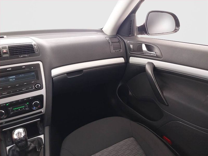 Škoda Octavia (2009) Elegance 1.9 TDI, po STK - fotka 8 z 18