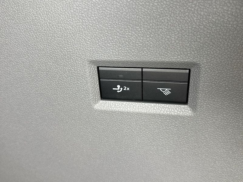 Volkswagen Caravelle Kombi - fotka 28 z 28
